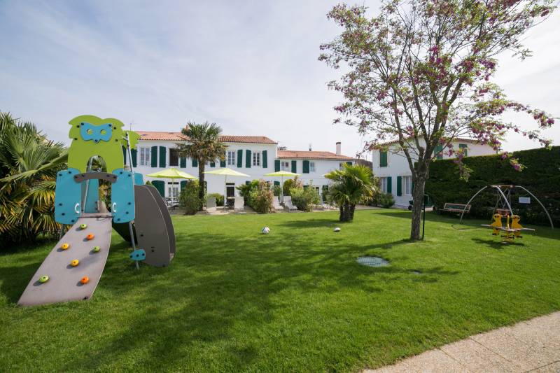 Photo 6: An accomodation located in Saint-Martin-de-Ré on ile de Ré.