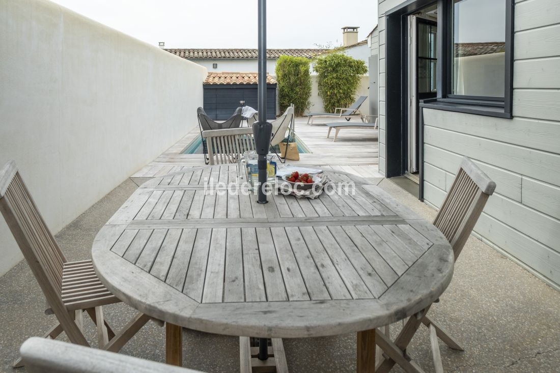 Photo 12: An accomodation located in La Couarde-sur-mer on ile de Ré.