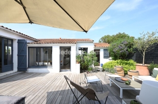 Ile de Ré:Charming house near beach and center with garden