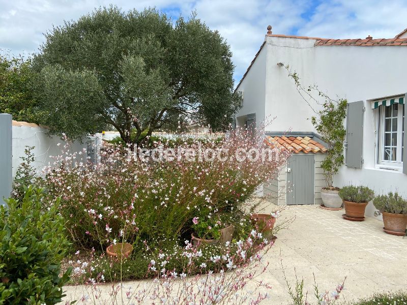 Photo 6: An accomodation located in Le Bois-Plage-en-Ré on ile de Ré.