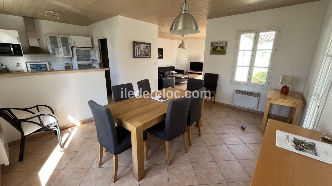 Photo 12: An accomodation located in Le Bois-Plage-en-R&eacute; on ile de R&eacute;.