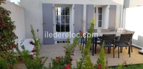 Ile de Ré:Pretty renovated house in residence with park and pool very quiet