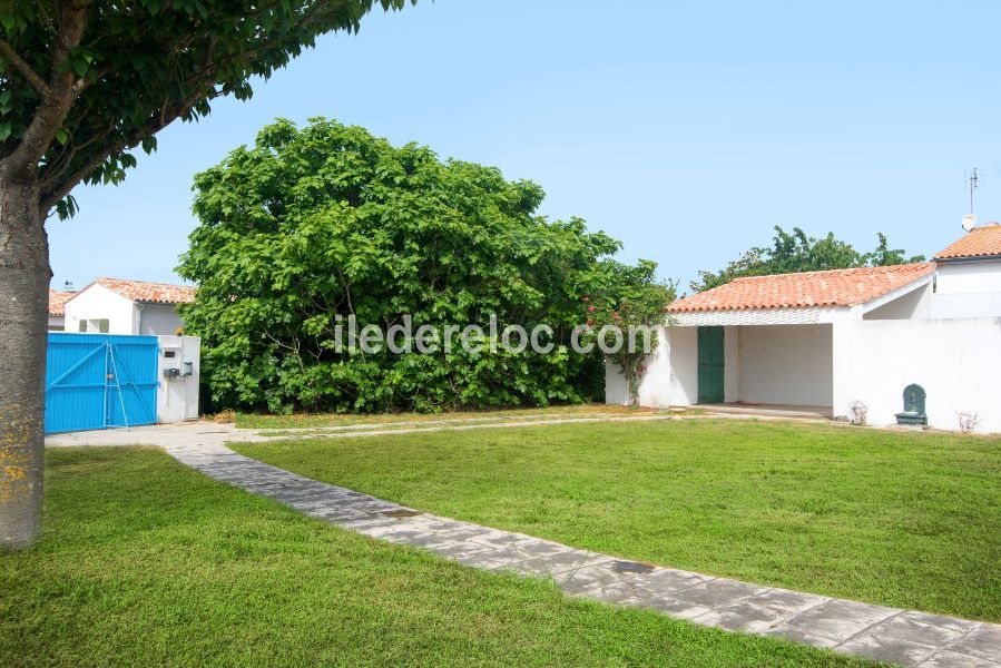 Photo 17: An accomodation located in Sainte-Marie-de-Ré on ile de Ré.