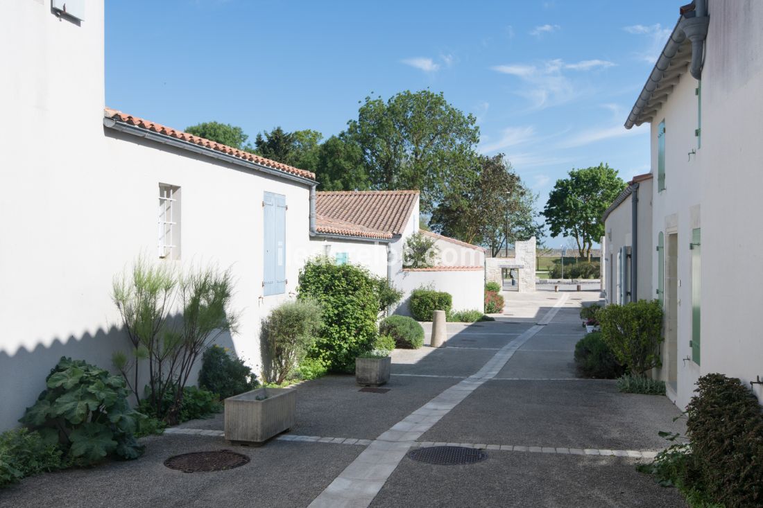 Photo 9: An accomodation located in Saint-Martin-de-Ré on ile de Ré.