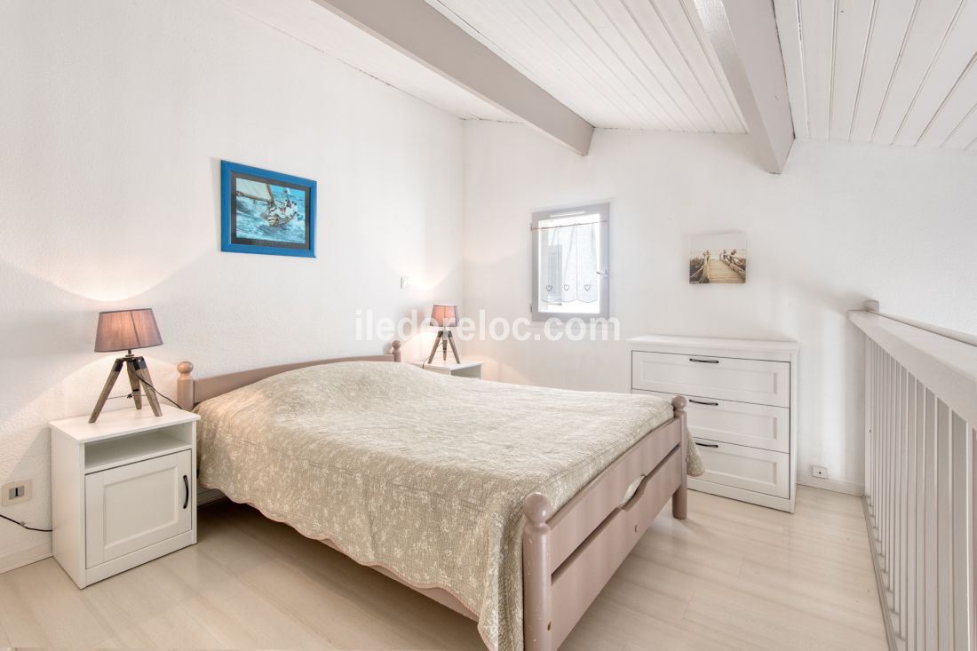 Photo 9: An accomodation located in Saint-Martin-de-R&eacute; on ile de R&eacute;.