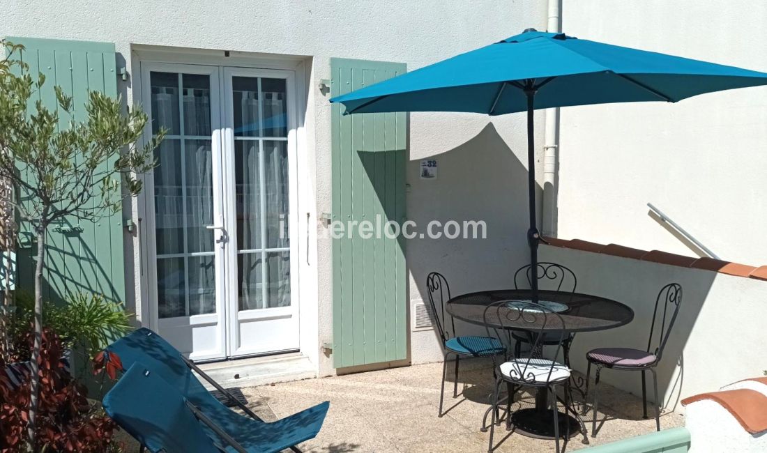 Photo 4: An accomodation located in Saint-Martin-de-R&eacute; on ile de R&eacute;.