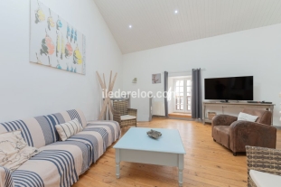 Ile de Ré:Charming duplex apartment sully