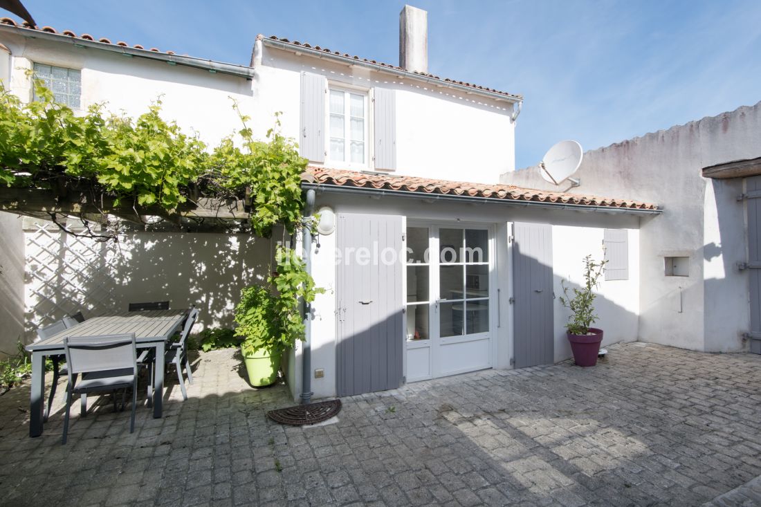 Photo 1: An accomodation located in La Flotte-en-Ré on ile de Ré.