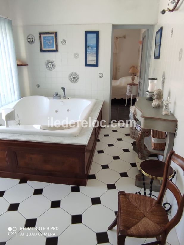 Photo 12: An accomodation located in Le Bois-Plage-en-Ré on ile de Ré.