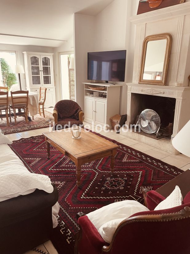 Photo 6: An accomodation located in Sainte-Marie-de-R&eacute; on ile de R&eacute;.
