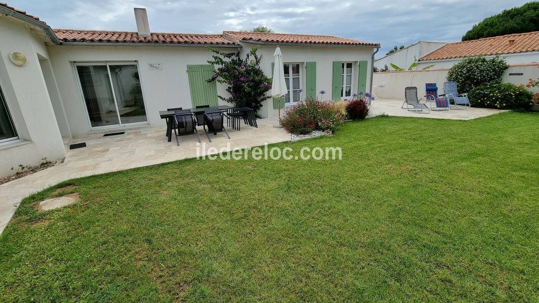 Photo 7: An accomodation located in Le Bois-Plage-en-R&eacute; on ile de R&eacute;.