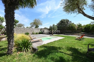 Ile de Ré:Le moulin - swimming pool and nature