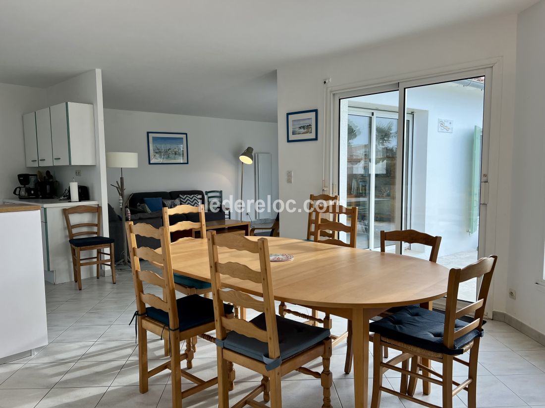 Photo 9: An accomodation located in Le Bois-Plage-en-R&eacute; on ile de R&eacute;.