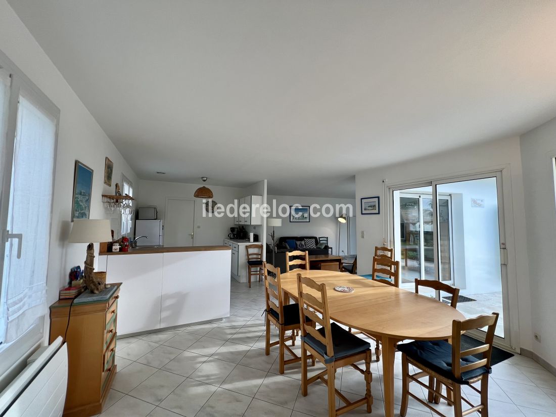 Photo 10: An accomodation located in Le Bois-Plage-en-R&eacute; on ile de R&eacute;.