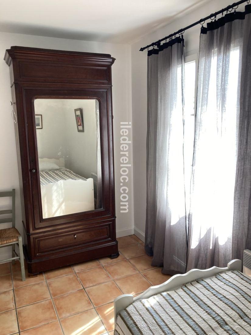 Photo 8: An accomodation located in Sainte-Marie-de-Ré on ile de Ré.