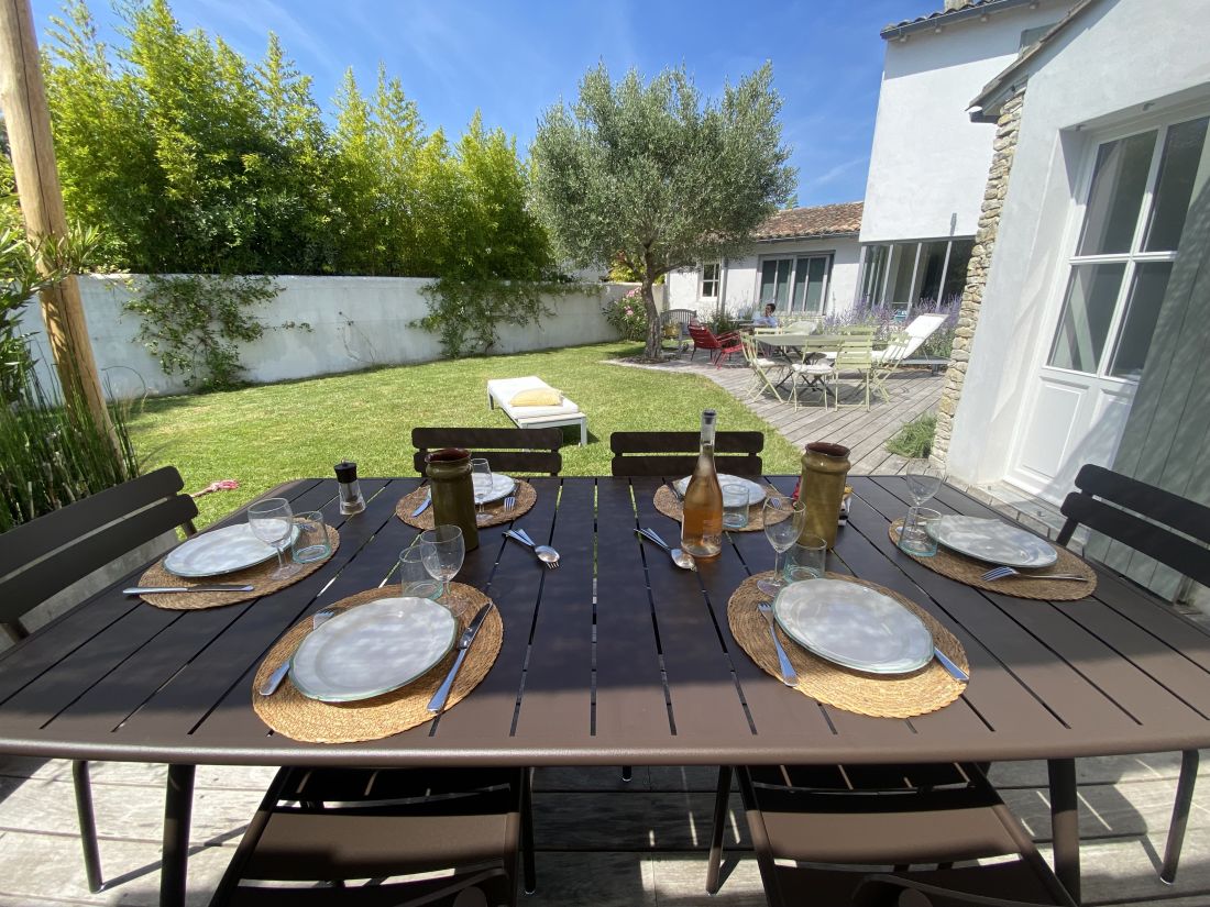 Photo 5: An accomodation located in Les Portes-en-R&eacute; on ile de R&eacute;.