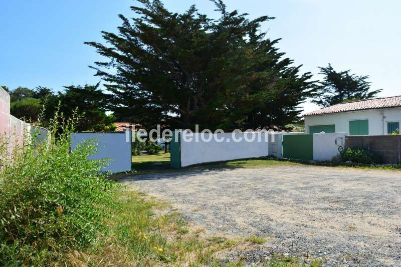 Photo 8: An accomodation located in Sainte-Marie-de-Ré on ile de Ré.