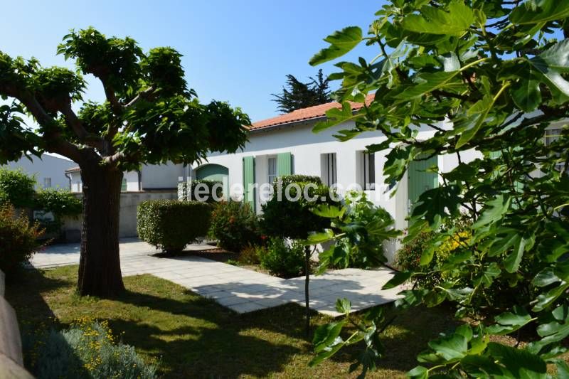 Photo 21: An accomodation located in Sainte-Marie-de-Ré on ile de Ré.