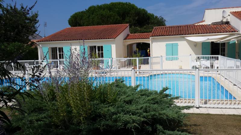 Photo 5: An accomodation located in La Flotte-en-Ré on ile de Ré.