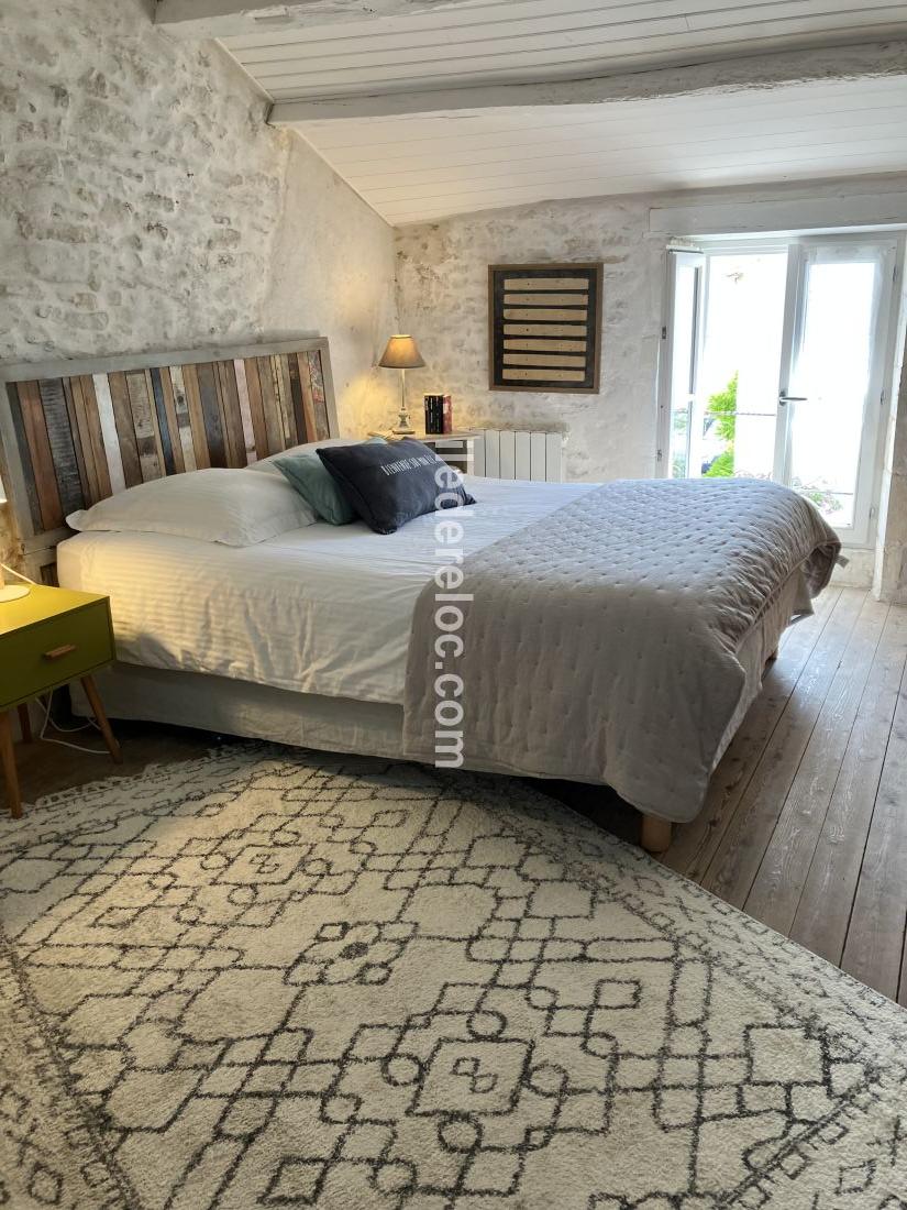 Photo 13: An accomodation located in La Couarde-sur-mer on ile de R&eacute;.