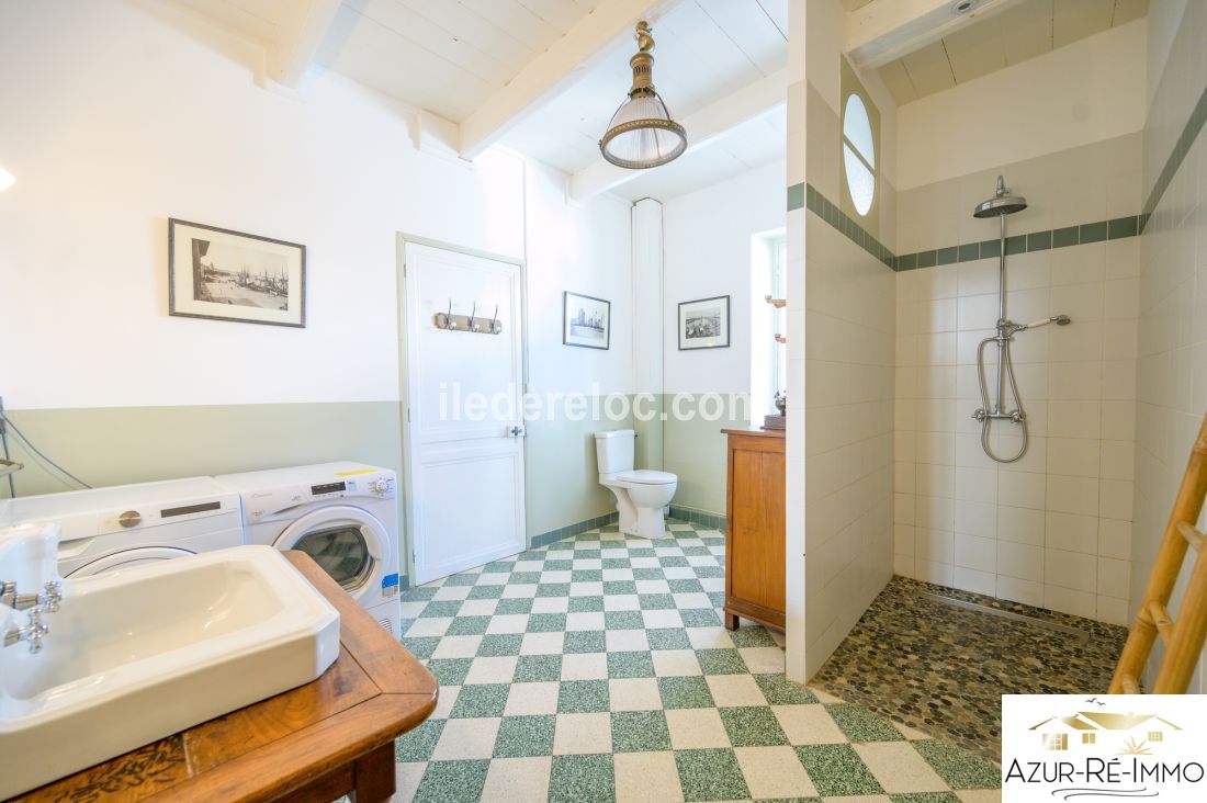 Photo 7: An accomodation located in Le Bois-Plage-en-R&eacute; on ile de R&eacute;.