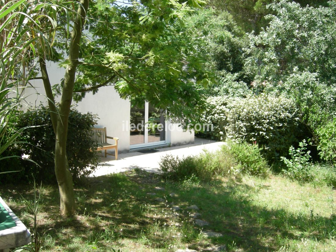 Photo 2: An accomodation located in Le Bois-Plage-en-Ré on ile de Ré.