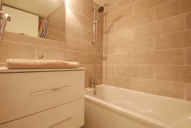 Photo 9: An accomodation located in Saint-Martin-de-R&eacute; on ile de R&eacute;.