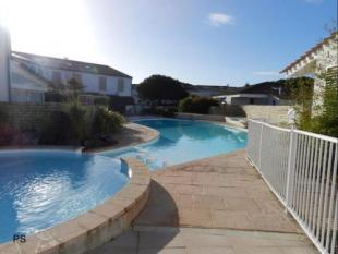 ile de ré Duplex with swimming pool and parking near the beach