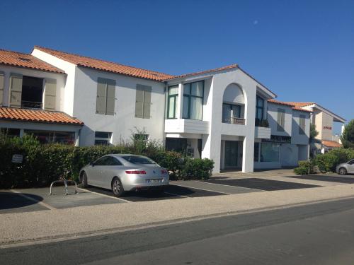 Photo 8: An accomodation located in La Couarde-sur-mer on ile de Ré.