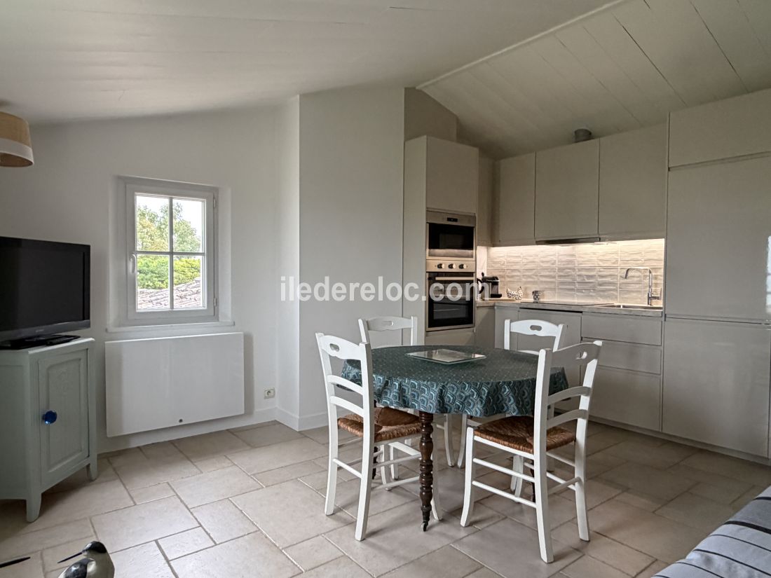 Photo 4: An accomodation located in La Flotte-en-R&eacute; on ile de R&eacute;.