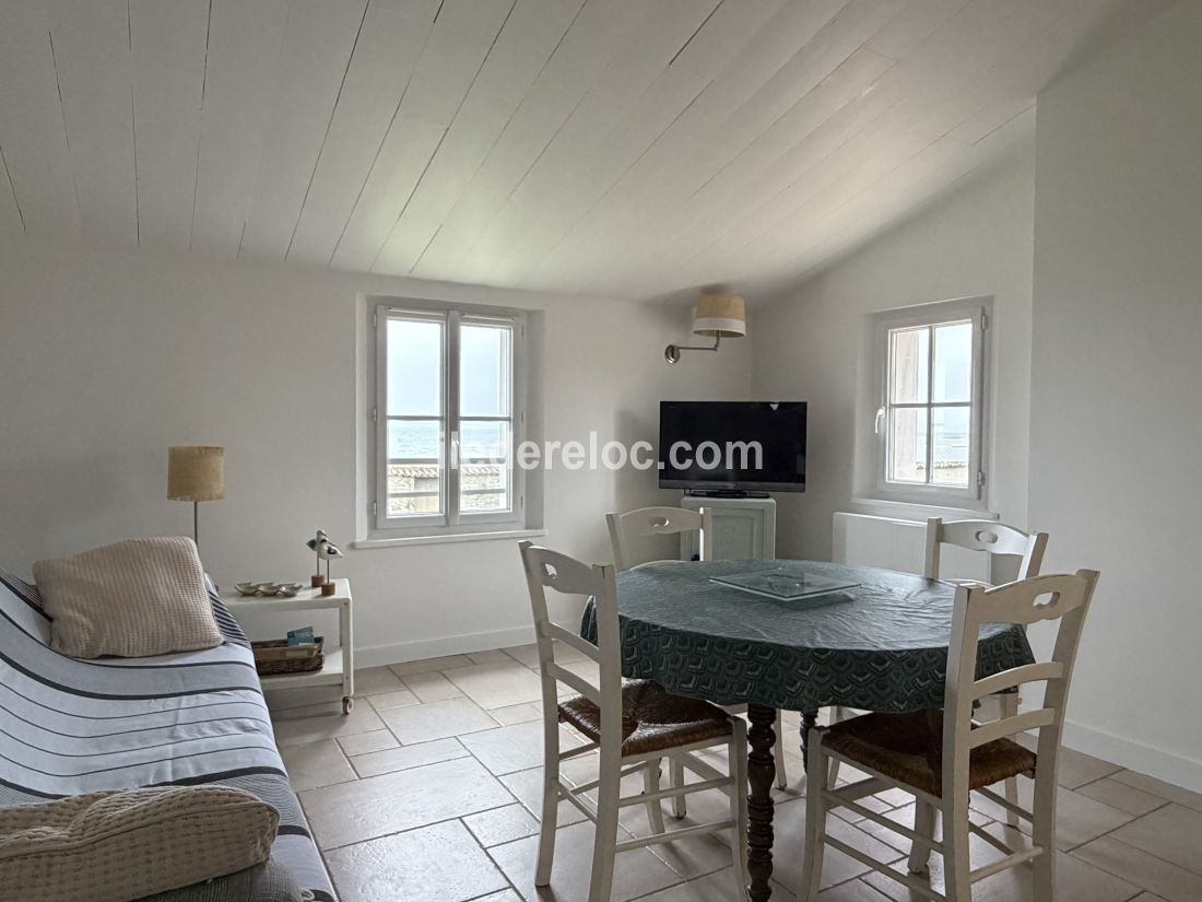 Photo 3: An accomodation located in La Flotte-en-R&eacute; on ile de R&eacute;.