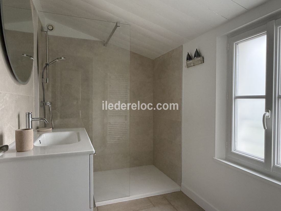 Photo 8: An accomodation located in La Flotte-en-R&eacute; on ile de R&eacute;.