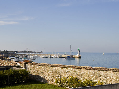 Photo 13: An accomodation located in La Flotte-en-Ré on ile de Ré.