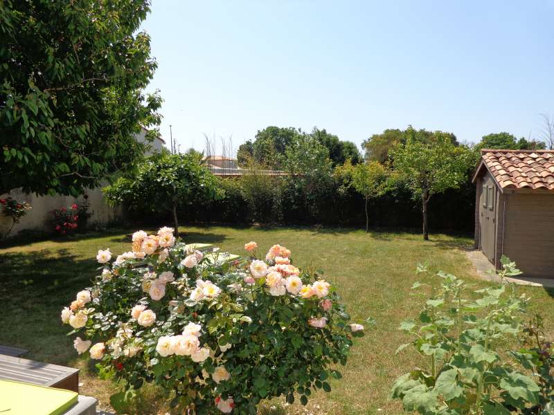 Photo 4: An accomodation located in Saint-Martin-de-Ré on ile de Ré.