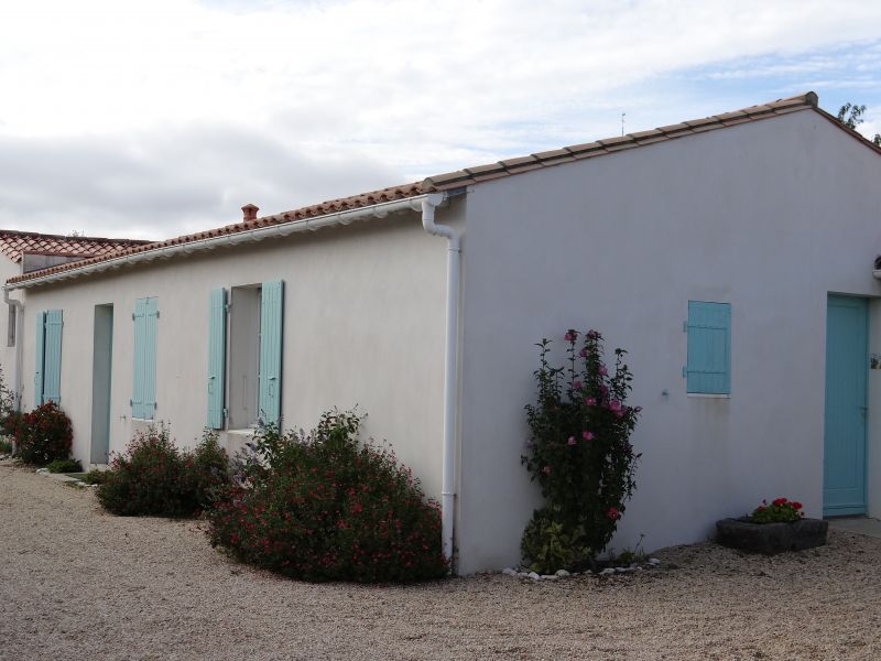 Photo 6: An accomodation located in Sainte-Marie-de-Ré on ile de Ré.