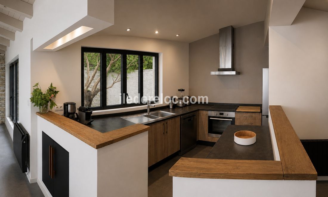 Photo 4: An accomodation located in La Flotte-en-R&eacute; on ile de R&eacute;.