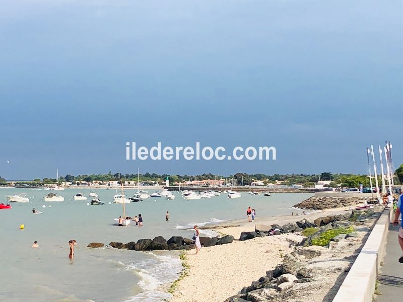 Photo 16: An accomodation located in La Flotte-en-R&eacute; on ile de R&eacute;.
