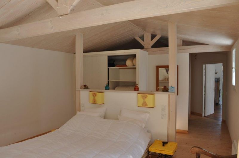 Photo 5: An accomodation located in La Couarde-sur-mer on ile de Ré.