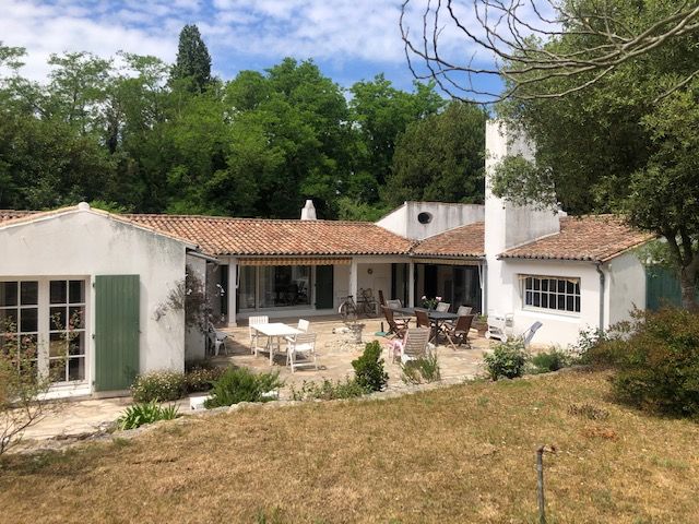 Photo 10: An accomodation located in Les Portes-en-Ré on ile de Ré.