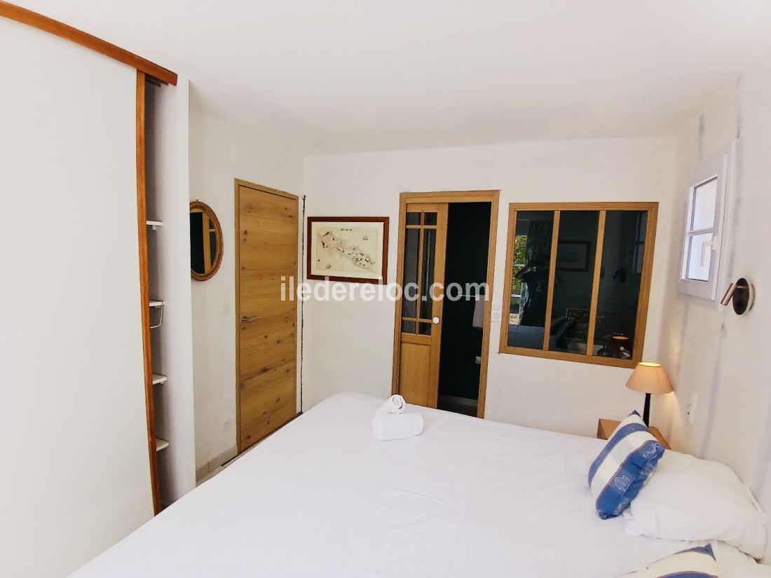 Photo 13: An accomodation located in Saint-Martin-de-R&eacute; on ile de R&eacute;.