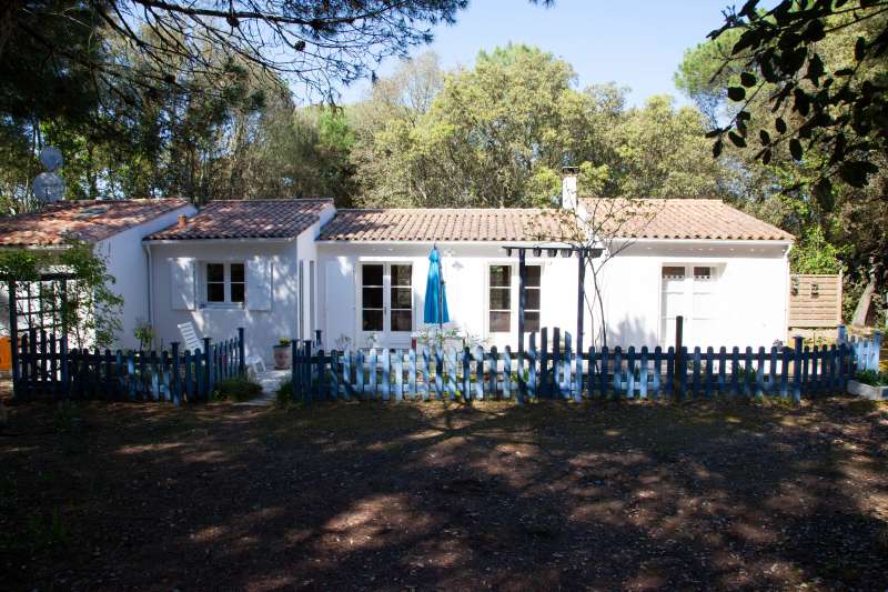 Photo 5: An accomodation located in La Couarde-sur-mer on ile de Ré.