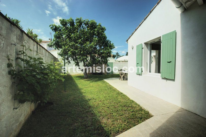 Photo 16: An accomodation located in La Flotte-en-Ré on ile de Ré.