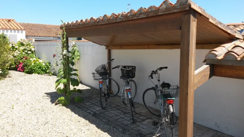 Photo 4: An accomodation located in La Couarde-sur-mer on ile de Ré.