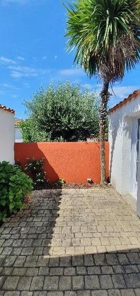 Photo 9: An accomodation located in La Couarde-sur-mer on ile de Ré.