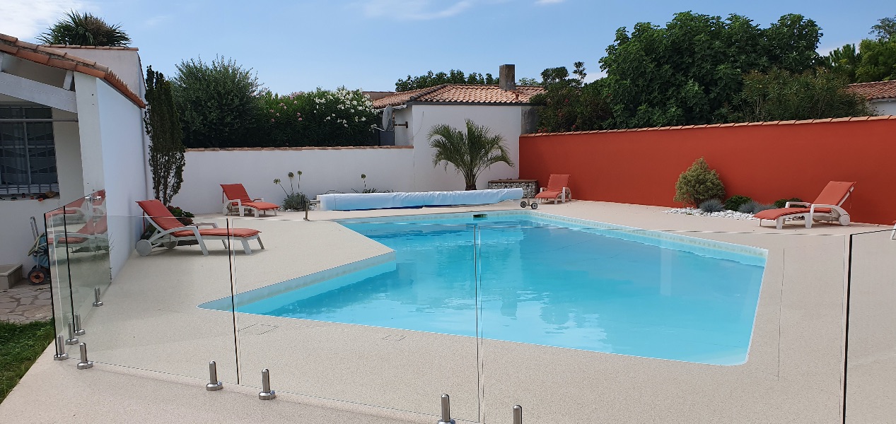 ile de ré Beautiful single storey house with pool 300m from the large beach of follies.