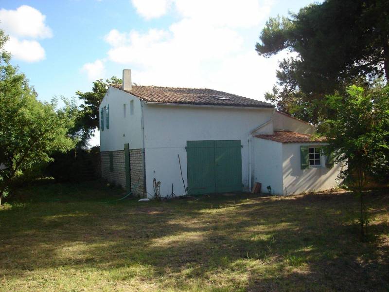 Photo 5: An accomodation located in Les Portes-en-Ré on ile de Ré.