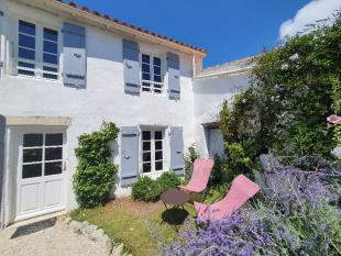 Ile de Ré:Charm and comfort in a house retaise renovated