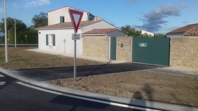 Photo 11: An accomodation located in La Couarde-sur-mer on ile de Ré.