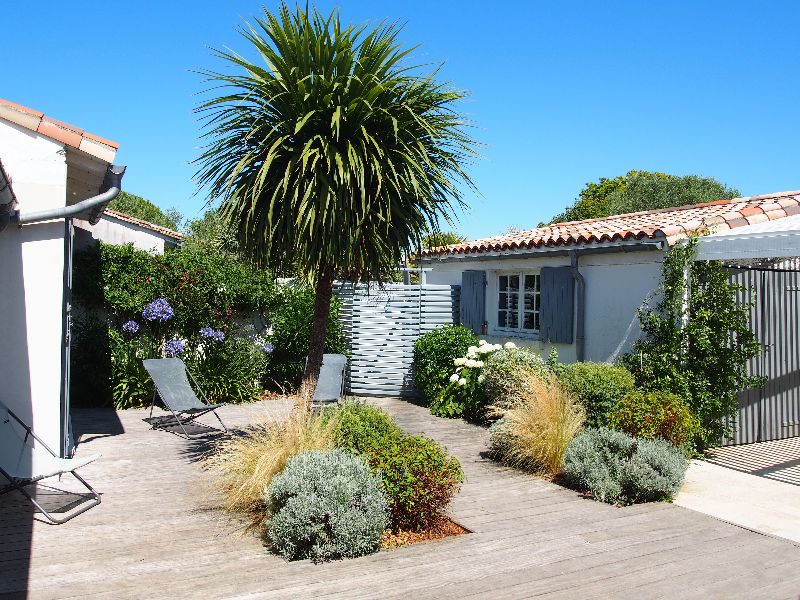 Photo 5: An accomodation located in La Couarde-sur-mer on ile de Ré.