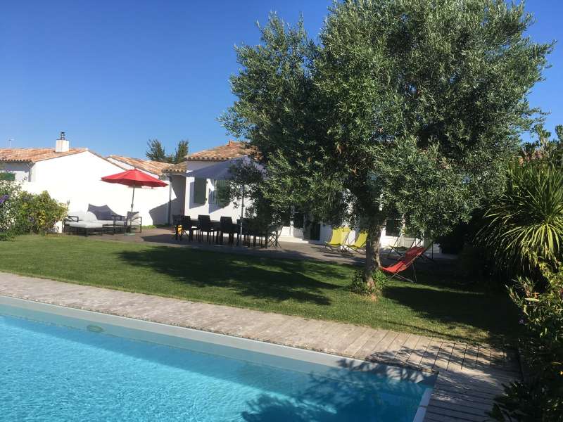 ile de ré Family house of 240 m2 with secure pool and heated